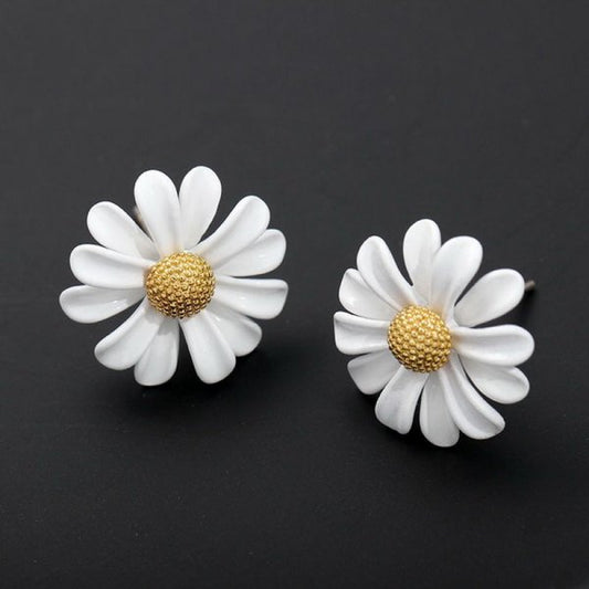 Small Daisy Flower Stud Earrings