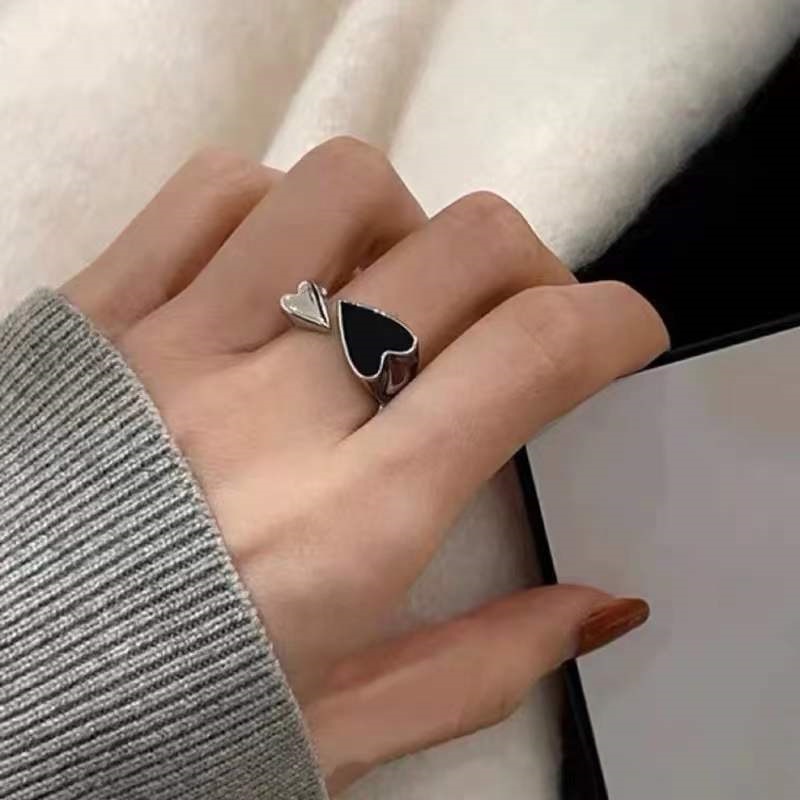 Trendy Two-Color Black Heart Ring